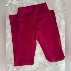 Lululemon Wondertrain - Ruby Red Size 4